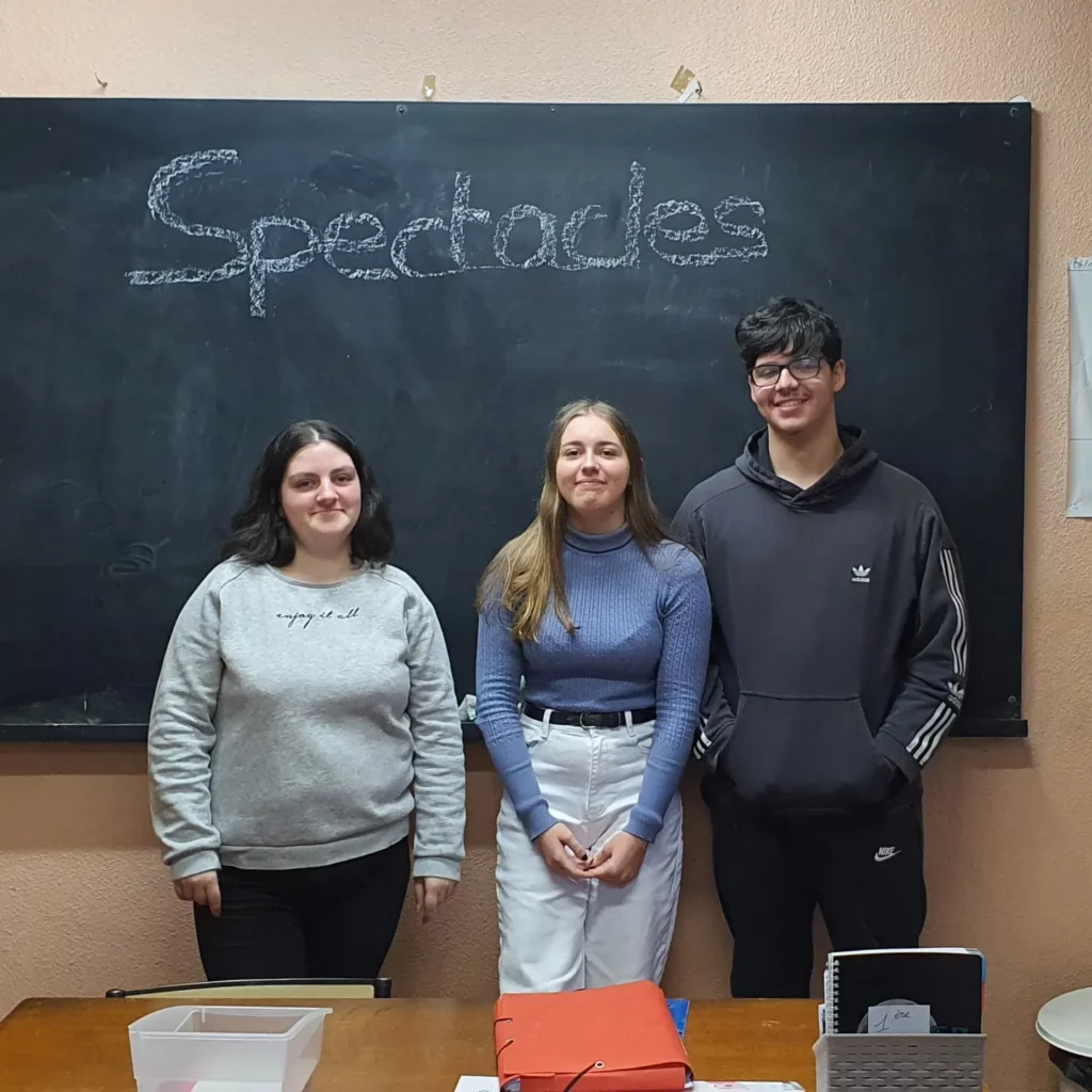 la-fete-de-noel-organisee-par-les-1eres-bac-pro-sapat