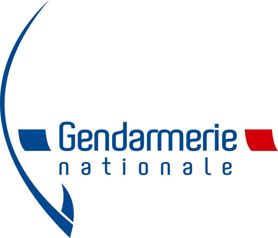 ladjudant-berger-met-a-lordre-du-jour-au-lycee-massabielle-les-addictions-et-le-cyberharcelement